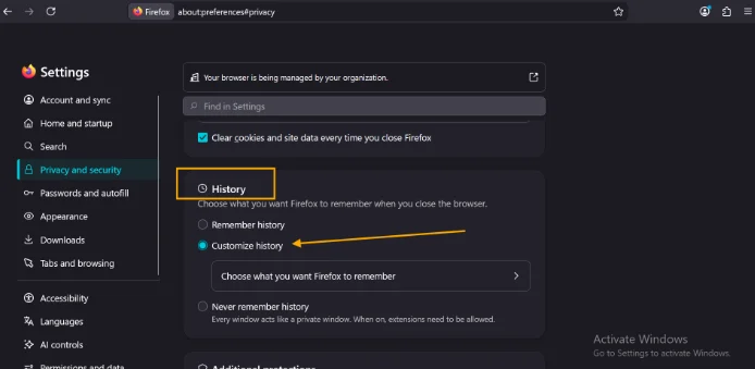Select settings-Privacy & Security-History.
